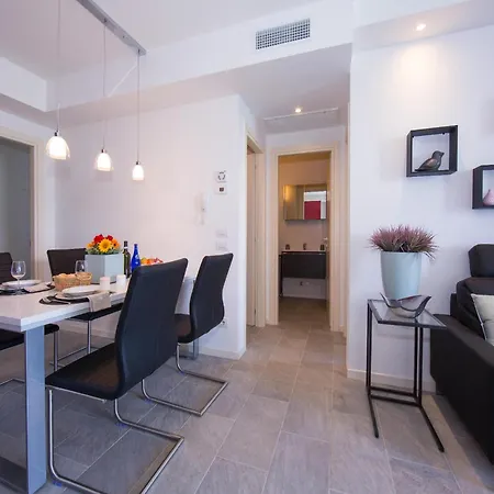公寓 Casa Laura 3 *
